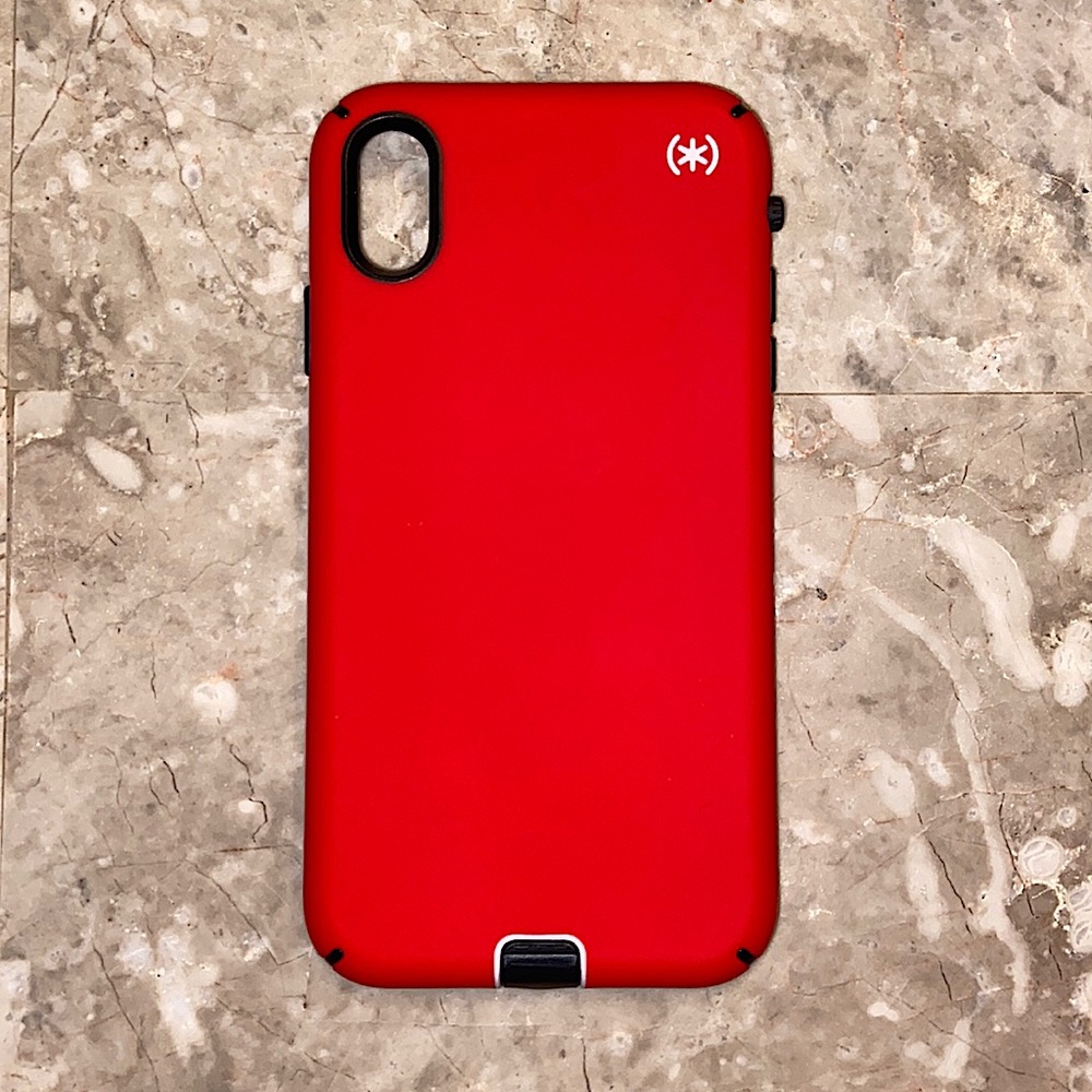 Red Speck case for iPhone X/Xs max.
